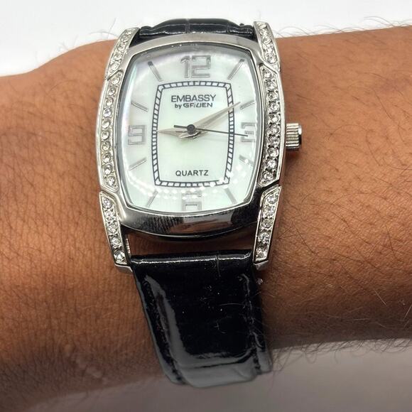 Silver Gruen Men's Watch - Picture 1 of 5
